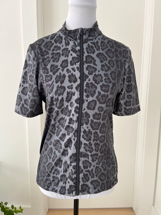 Samsara Tops - SAMSARA Full Zip Cycling Performance Jersey Leopard Print Short Sleeve Stretch